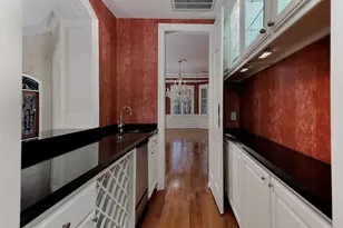 2 Wexford Ct, Houston, TX 77024 - Photo 11