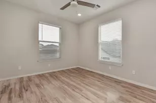 5615 Barremore St, Houston, TX 77023 - Photo 3