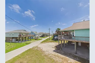 905 Meynig Drive, Crystal Beach, TX 77650 - Photo 7