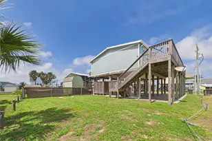 905 Meynig Dr, Crystal Beach, TX 77650 - Photo 41