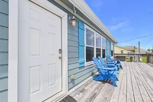905 Meynig Dr, Crystal Beach, TX 77650 - Photo 1