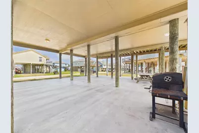 905 Meynig Drive, Crystal Beach, TX 77650 - Photo 33