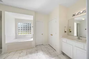 8402 Hunters Village Dr, Humble, TX 77346 - Photo 17