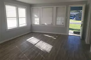 109 Carver St, West Columbia, TX 77486 - Photo 7