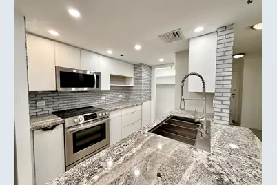 3525 Sage Road #703, Houston, TX 77056 - Photo 3