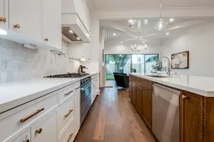 2413 Brun St, Houston, TX 77019 - Photo 9