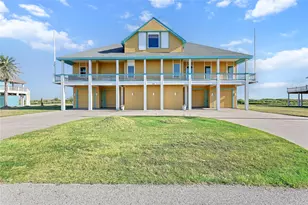 680 Villa Dr, Crystal Beach, TX 77650 - Photo 5