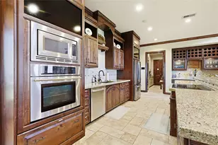 680 Villa Dr, Crystal Beach, TX 77650 - Photo 15