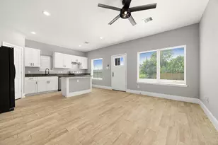 4651 Mallow St, Houston, TX 77051 - Photo 3