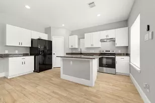4651 Mallow St, Houston, TX 77051 - Photo 9
