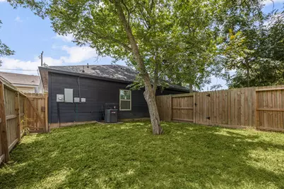 4651 Mallow Street #A/B, Houston, TX 77051 - Photo 19