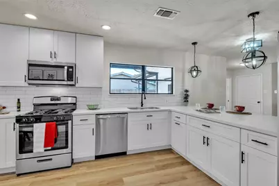 5502 Hewitt Dr Drive, Houston, TX 77092 - Photo 13