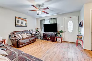 1702 Doyle Ct, Pasadena, TX 77503 - Photo 9