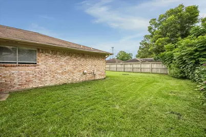 2011 Victoria Court, League City, TX 77573 - Photo 23