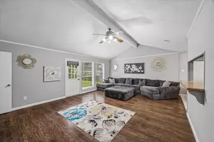 2011 Victoria Ct, League City, TX 77573 - Photo 3