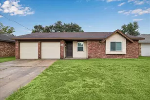 1110 E Rutgers Ln, Deer Park, TX 77536 - Photo 1