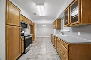 1110 E Rutgers Ln, Deer Park, TX 77536 - Photo 3