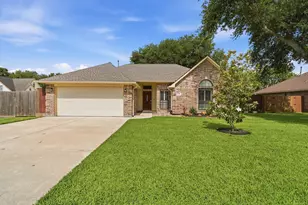 1996 Brentwood Dr, Alvin, TX 77511 - Photo 1