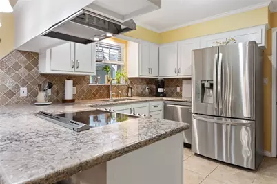 1301 Plantation Drive, Dickinson, TX 77539 - Photo 7