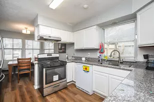 15310 Barbarossa Dr, Houston, TX 77083 - Photo 9