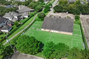 12009 Banks Run Dr, Pearland, TX 77584 - Photo 3