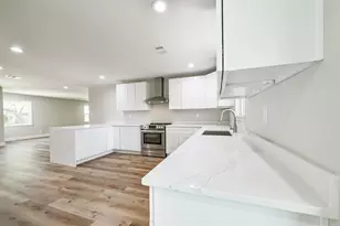 4621 Briarbend Dr, Houston, TX 77035 - Photo 5