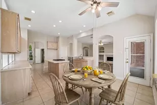 5807 Bayberry Way, Sugar Land, TX 77479 - Photo 13