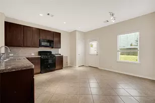 4811 Seaside Sparrow Ln, Baytown, TX 77521 - Photo 9