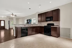 4811 Seaside Sparrow Ln, Baytown, TX 77521 - Photo 11