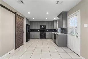 16218 Bunker Ridge Rd, Houston, TX 77053 - Photo 9