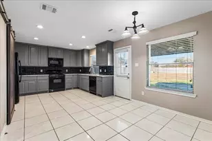 16218 Bunker Ridge Rd, Houston, TX 77053 - Photo 11