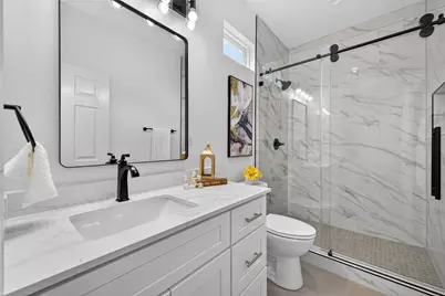 5027 Willow Glen Drive #B, Houston, TX 77033 - Photo 13