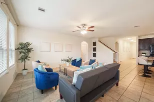 13206 Barrington Oaks Cir, Houston, TX 77044 - Photo 3