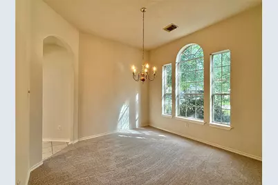 110 S Merryweather Circle, The Woodlands, TX 77384 - Photo 5