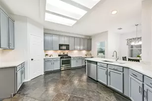 12902 Chalfield Cir, Houston, TX 77044 - Photo 11