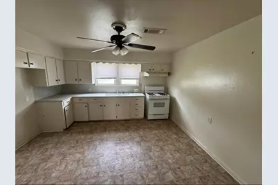 500 Tanner Avenue, Cleveland, TX 77327 - Photo 3