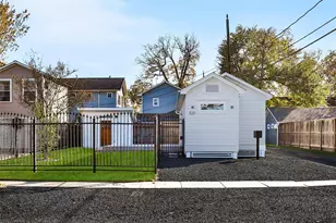 520 W 15th St, Houston, TX 77008 - Photo 1