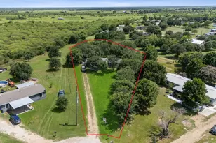 1875 Kayleen Ln, Sealy, TX 77474 - Photo 17