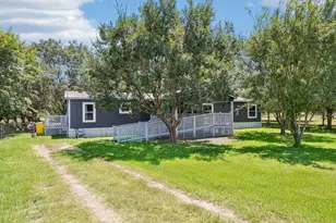 1875 Kayleen Ln, Sealy, TX 77474 - Photo 13