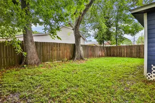 2605 Cornell St, Liberty, TX 77575 - Photo 5