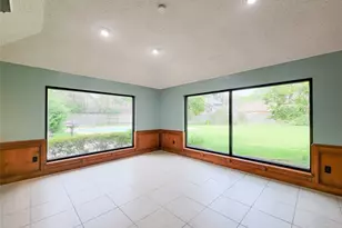 3 Thunderbird Cir, Baytown, TX 77521 - Photo 15