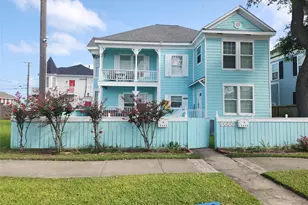 2605 Avenue Q, Galveston, TX 77550 - Photo 1