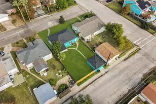 4907 Alamo Dr, Galveston, TX 77551 - Photo 21