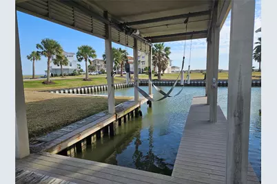 15 Half Moon, Hitchcock, TX 77563 - Photo 3