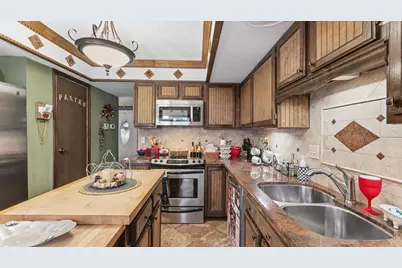 18 Still Glen Court, The Woodlands, TX 77381 - Photo 11