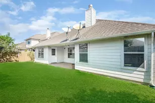 405 Magnolia Estates Dr, League City, TX 77573 - Photo 5