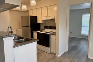 2626 Holly Hall St, Houston, TX 77054 - Photo 5