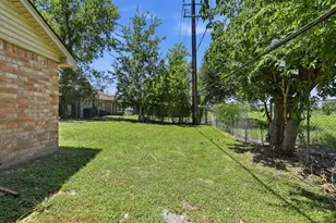 6614 Indian Lake Dr, Houston, TX 77489 - Photo 35