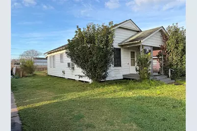 1127 W 4th Street, Freeport, TX 77541 - Photo 3