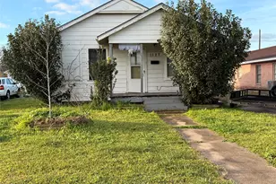 1127 W 4th St, Freeport, TX 77541 - Photo 1